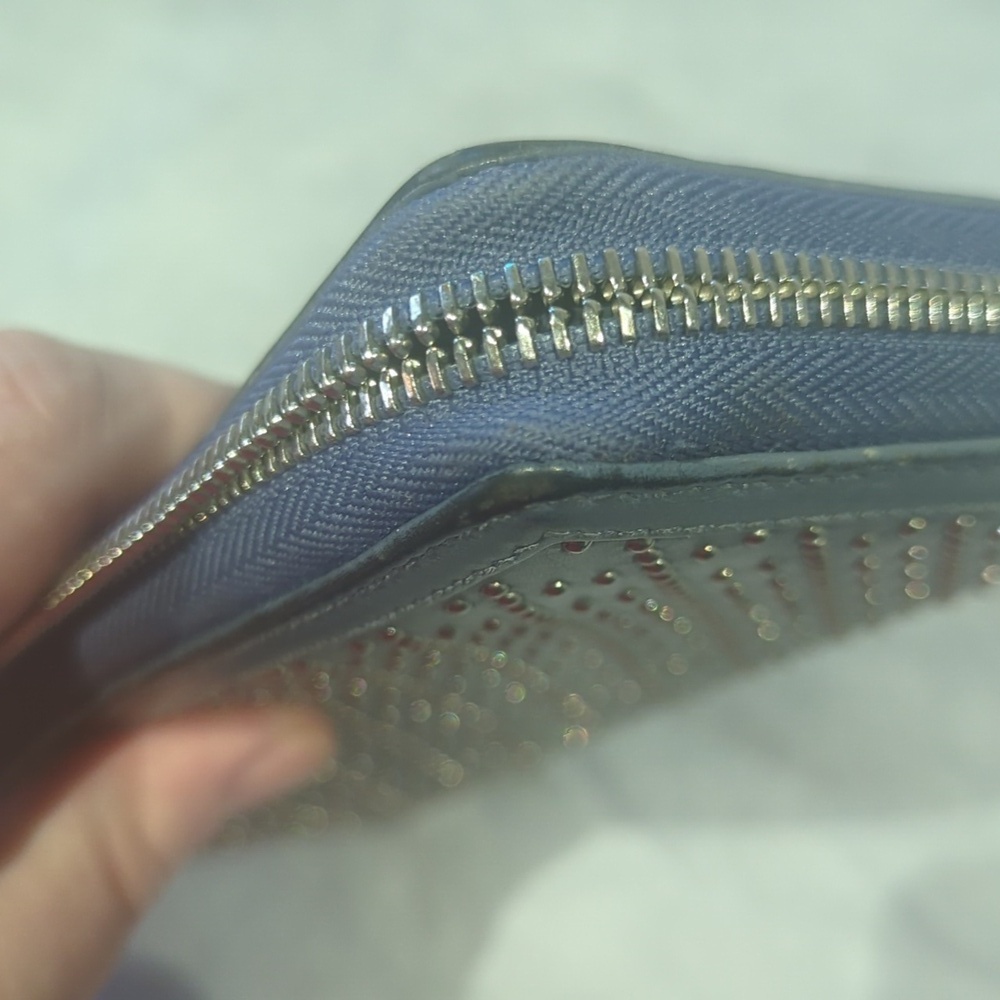 Authentic Gucci Guccissima Studded Wallet – Gunmetal Gray leather  FINAL PRICE - Picture 5 of 14